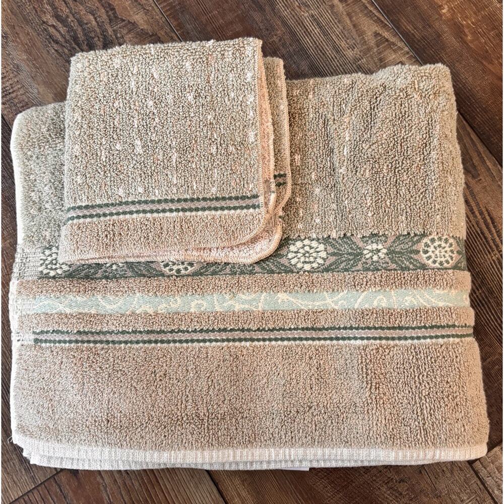 Vintage Fieldcrest Royal Velvet Green Combed Cotton Bath Towel & Washcloth